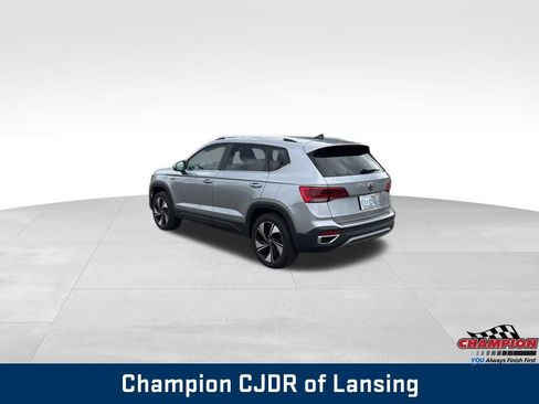 Used 2023 Volkswagen Taos SE AWD/4WD image 8