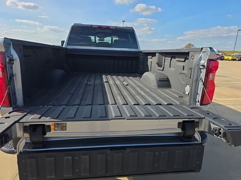 Used 2024 Chevrolet Silverado 3500 LTZ w/ LTZ Texas Edition image 7