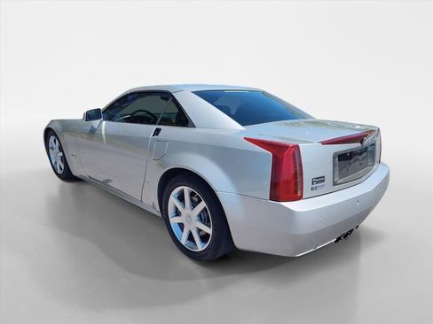 Used 2006 Cadillac XLR RWD image 3