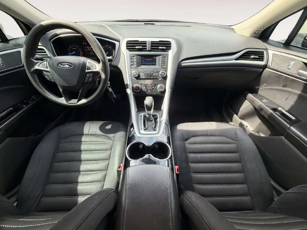 Used 2015 Ford Fusion SE FWD image 12
