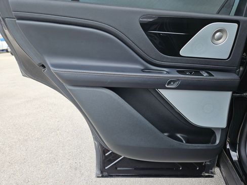 Used 2023 Lincoln Aviator Reserve w/ Equipment Group 201A image 15