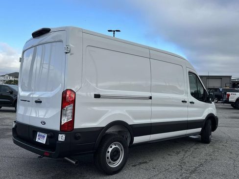 New 2026 Ford Transit 250 148 Medium Roof w/ Load Area Protection Package RWD image 24