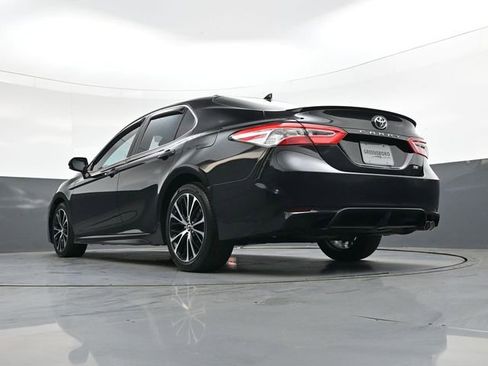 Used 2020 Toyota Camry SE image 32