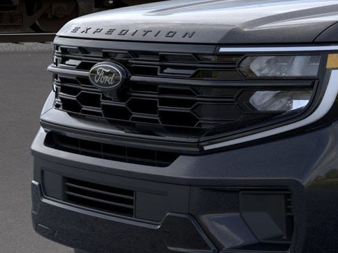 New 2026 Ford Expedition Platinum image 17