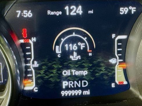 Used 2018 Jeep Wrangler Unlimited Sahara w/ Cold Weather Group AWD/4WD image 16