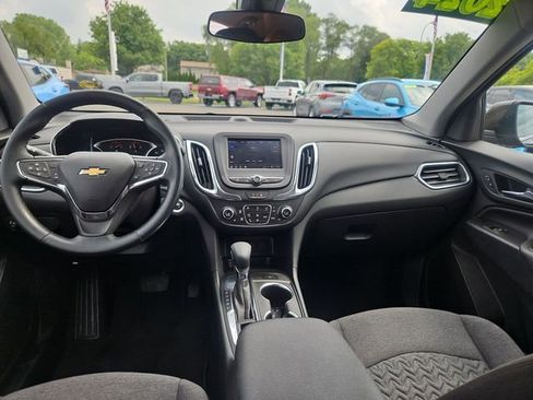 Used 2024 Chevrolet Equinox LT FWD image 12