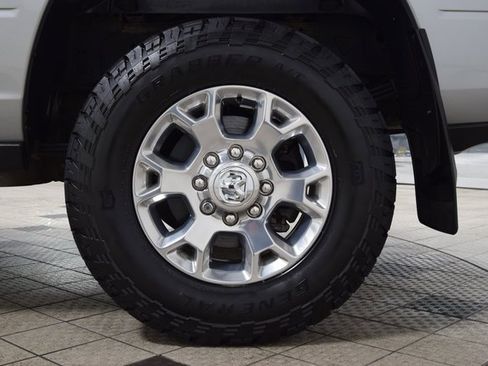 Used 2024 RAM 3500 Laramie image 28