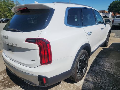 Used 2023 Kia Telluride S AWD/4WD image 4