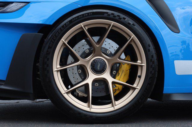 Used 2024 Porsche 911 GT3 RS w/ Weissach Package RWD image 63
