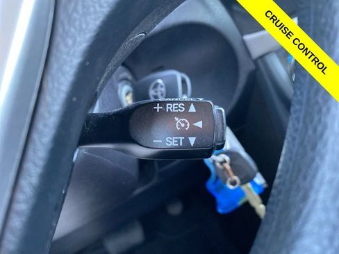 Used 2016 Toyota Corolla LE FWD image 9