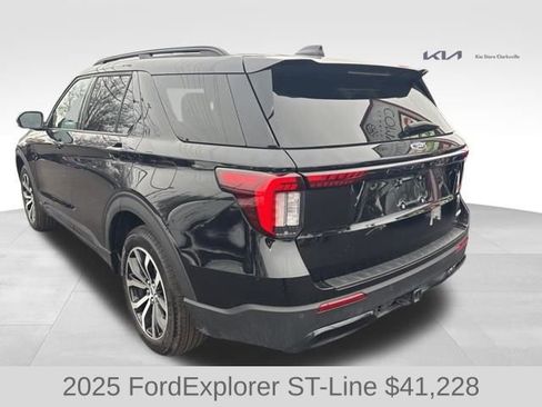Used 2025 Ford Explorer ST-Line image 6