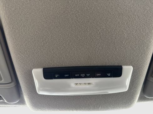 Used 2024 Nissan Versa S w/ Trunk Package FWD image 32
