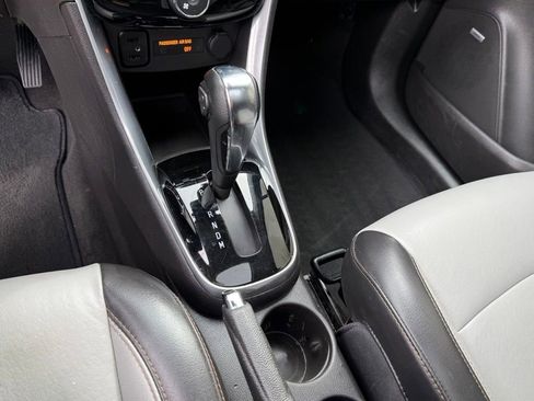 Used 2018 Chevrolet Trax Premier AWD/4WD image 23