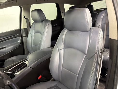 Used 2020 Buick Enclave Essence FWD image 13