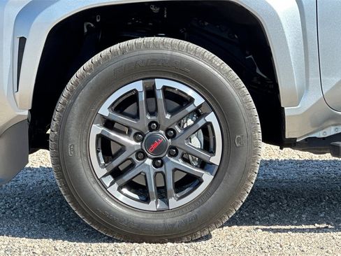 Used 2024 Toyota Tacoma TRD Off-Road image 27
