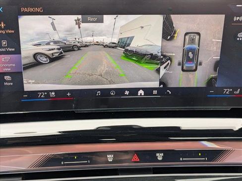 Used 2025 BMW i5 eDrive40i w/ Premium Package image 12