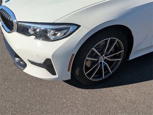 Used 2019 BMW 330i Sedan w/ Driving Assistance Package image 9