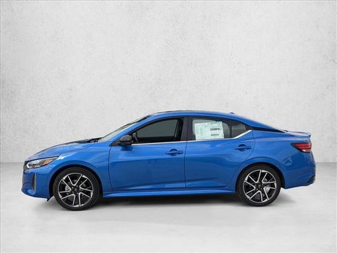 Certified 2025 Nissan Sentra SR image 5