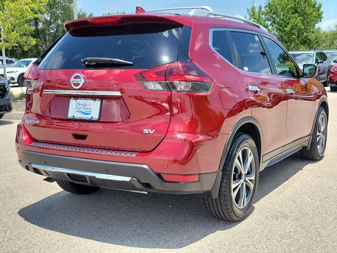 Used 2019 Nissan Rogue SV w/ Premium Package FWD image 6