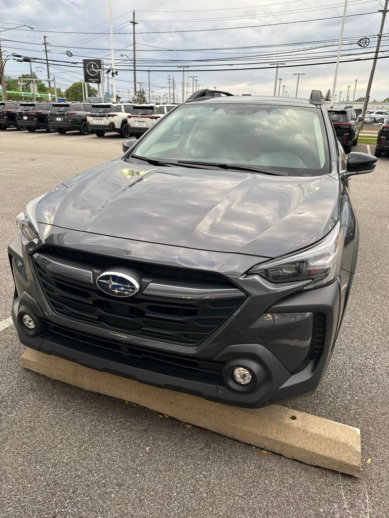 Used 2024 Subaru Outback Premium AWD/4WD image 1