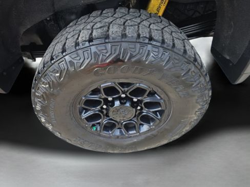 Used 2025 Chevrolet Silverado 2500 ZR2 w/ ZR2 Bison Edition AWD/4WD image 32