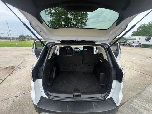 Used 2017 Ford Escape SE FWD image 18