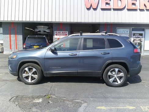 Used 2021 Jeep Cherokee Limited AWD/4WD image 2