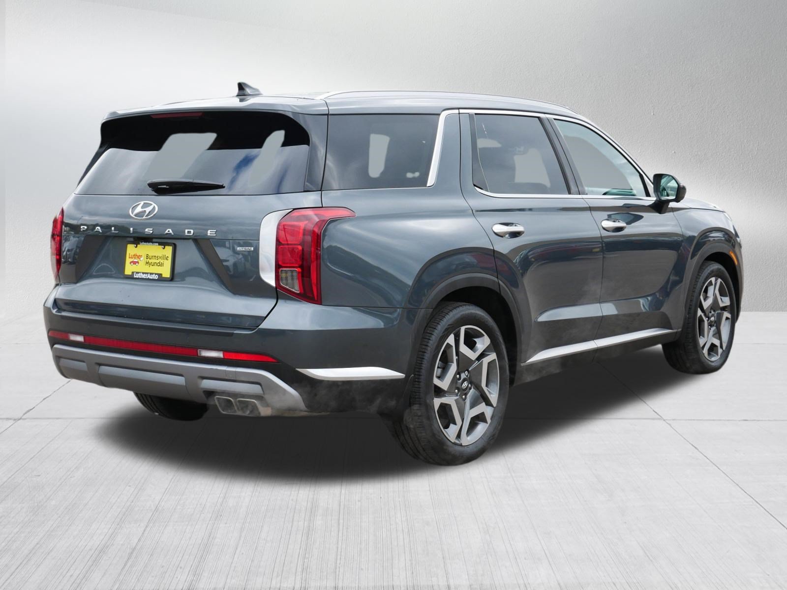 Certified 2023 Hyundai Palisade Limited w/ Cargo Package AWD/4WD image 7