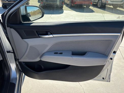 Used 2020 Hyundai Elantra SEL image 24