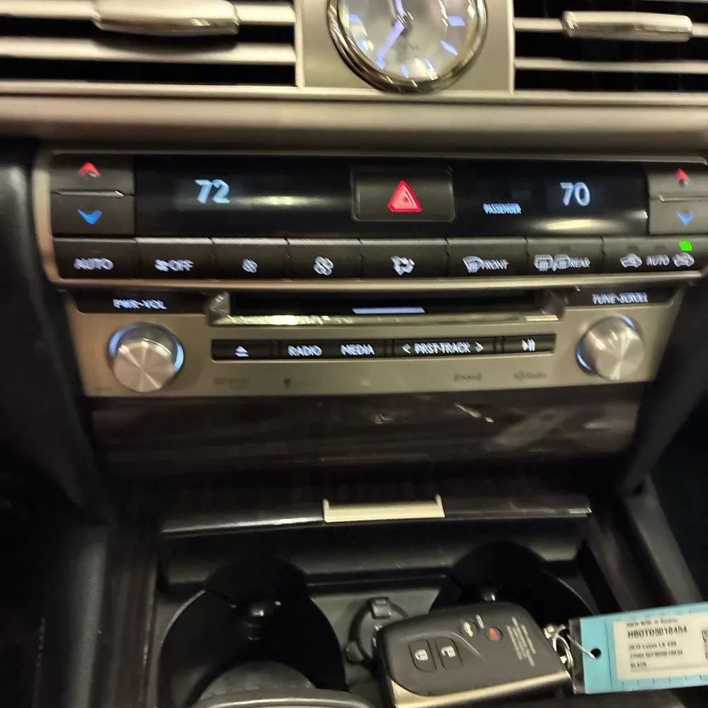 Used 2013 Lexus LS 460 AWD w/ Comfort Pkg image 28