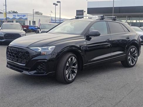 Used 2025 Audi Q8 Prestige w/ Prestige Package image 4