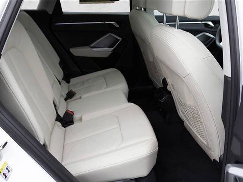 Certified 2025 Audi Q3 2.0T Premium Plus w/ Premium Plus Package image 24