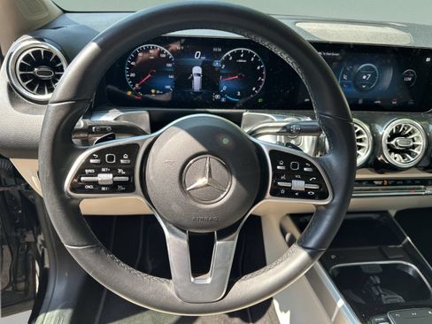 Used 2022 Mercedes-Benz GLB 250 image 11