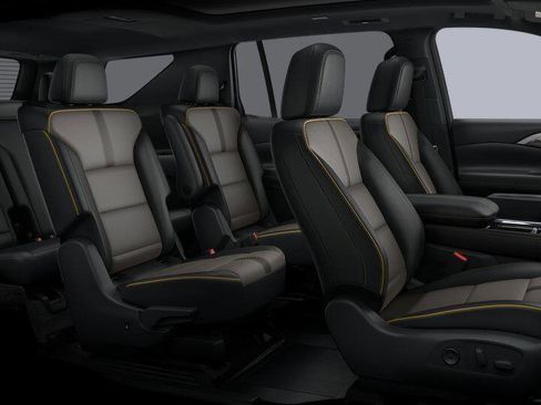 New 2026 Chevrolet Traverse High Country w/ LPO, Floor Liner Package AWD/4WD image 17