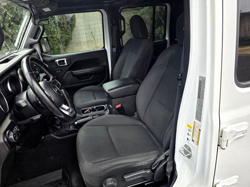 Used 2020 Jeep Gladiator Sport w/ Quick Order Package 24S image 11