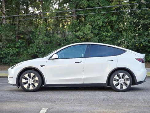 Used 2021 Tesla Model Y Long Range AWD/4WD image 4