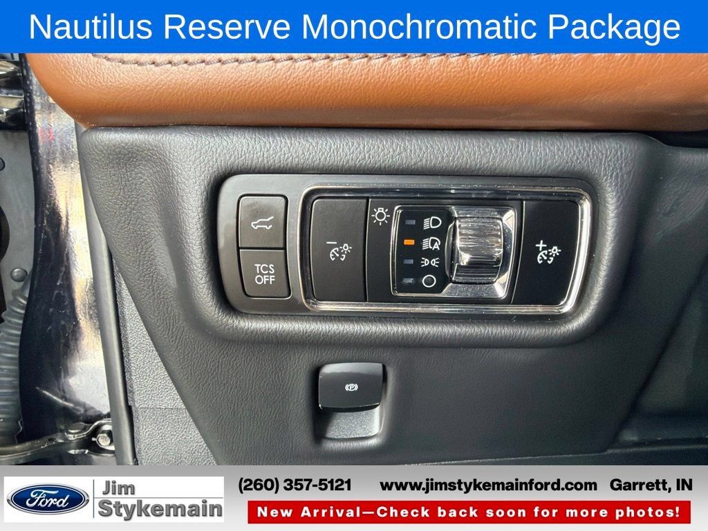 Used 2023 Lincoln Nautilus Reserve w/ Equipment Group 201A AWD/4WD image 16