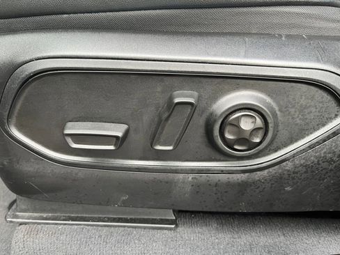 Used 2023 Jeep Grand Cherokee Altitude image 23