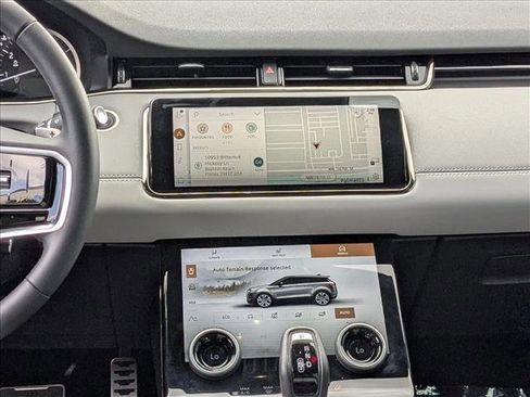 Used 2023 Land Rover Range Rover Evoque R-Dynamic SE image 14