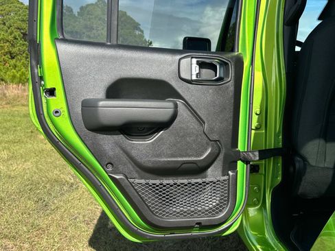 New 2026 Jeep Gladiator Sport AWD/4WD image 12