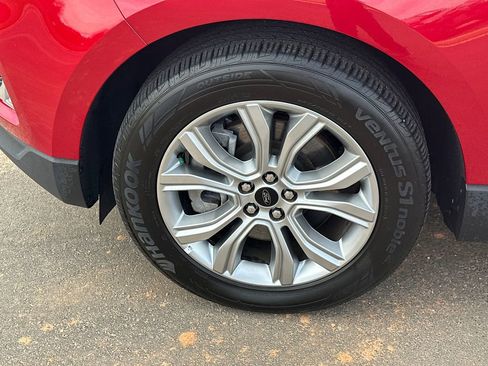 Used 2024 Ford Edge Titanium image 11