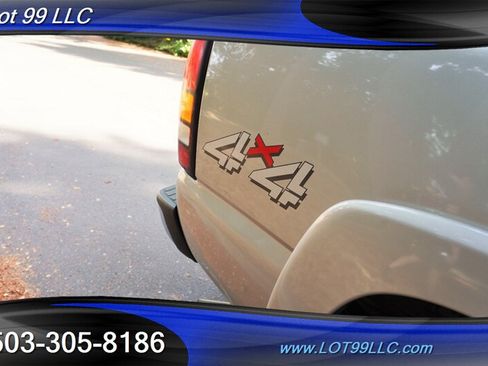 Used 2004 GMC Sierra 2500 SLT w/ Heavy-Duty Power Package AWD/4WD image 32