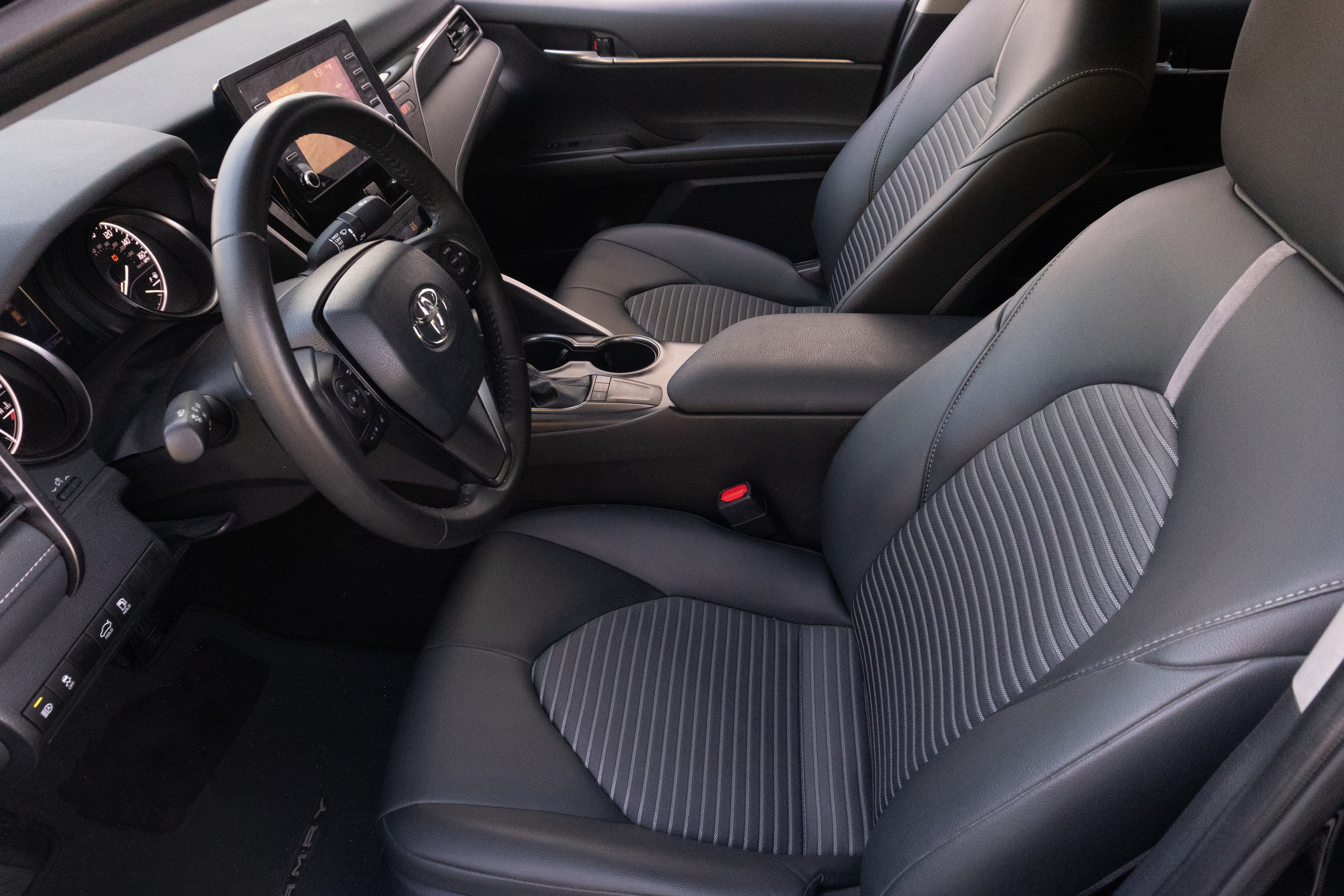 Used 2024 Toyota Camry SE FWD image 12