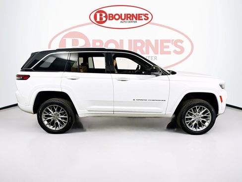 Used 2022 Jeep Grand Cherokee Summit AWD/4WD image 13