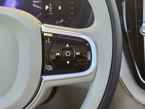 New 2026 Volvo XC60 B5 Ultra w/ Protection Package Premier image 31