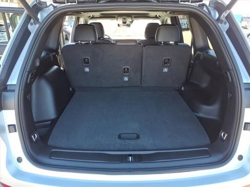 New 2026 Jeep Grand Cherokee Altitude image 13