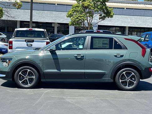 New 2026 Kia Niro EX w/ EX Premium Package FWD image 8