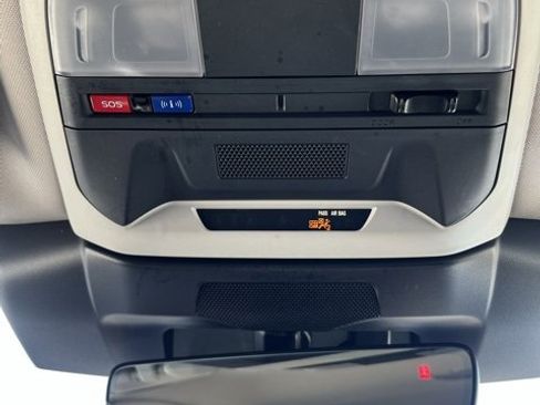 Used 2024 Subaru Crosstrek 2.0i Premium w/ Popular Package #3 image 31