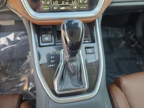 Certified 2025 Subaru Outback Touring AWD/4WD image 20
