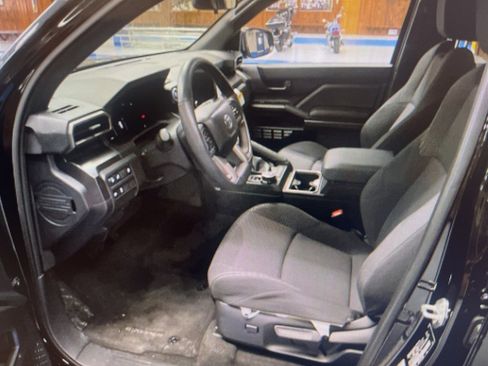 Used 2025 Toyota 4Runner SR5 image 5